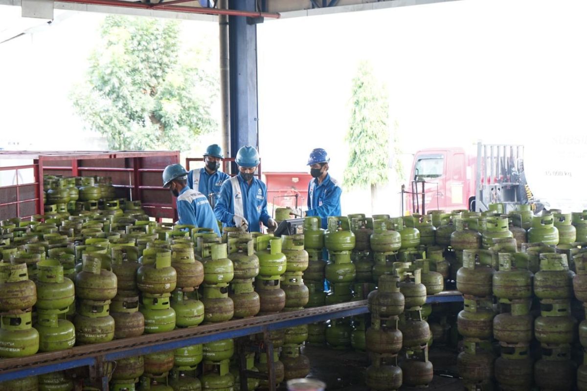 Pertamina Increases 1.5 Million 3kg LPG Cylinders in East Java During Idul Adha Holiday