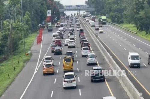 Motorcycle Crash on Purbaleunyi Toll Road: How Did It Happen?