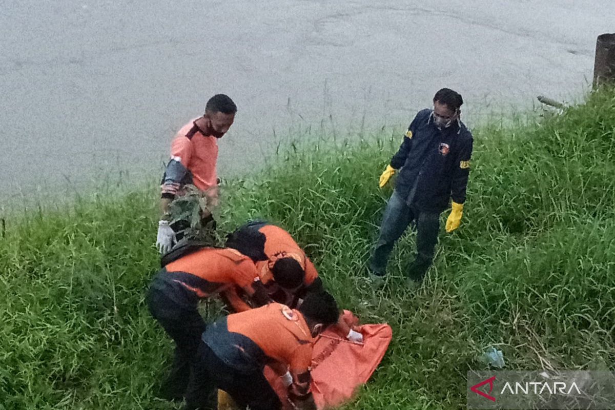 SAR team recovers unidentified body from Enim River