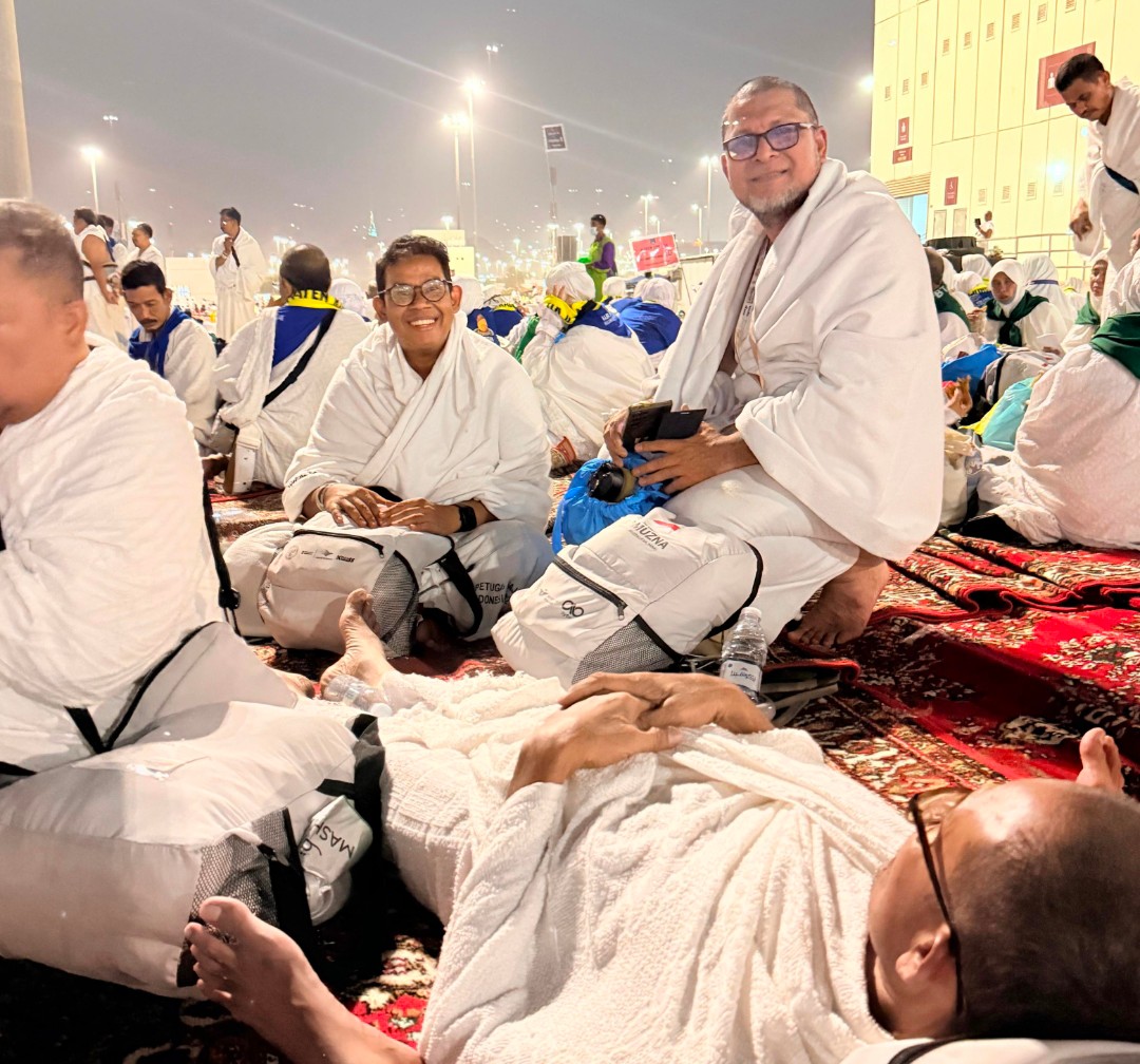 49°C in Mina: Hajj Pilgrims Walk 10km for Stoning Ritual