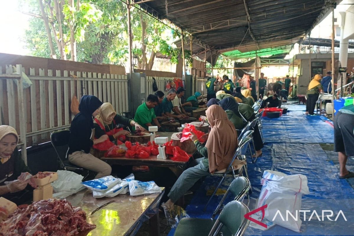 Masjid At-Taqwa Palmerah distributes 1,500 Eid al-Adha sacrificial meat packages