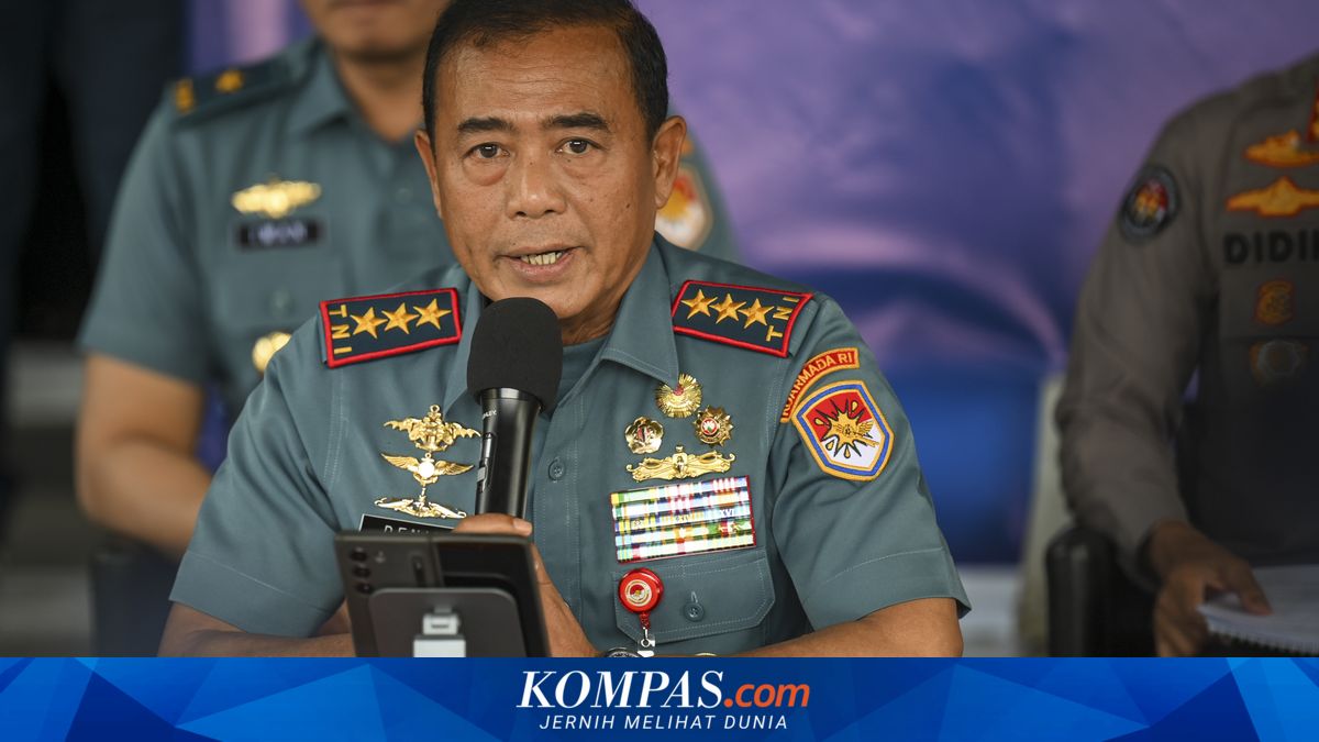 Indonesian Navy Thwarts Mineral Smuggling in Batam, 25 Containers Seized