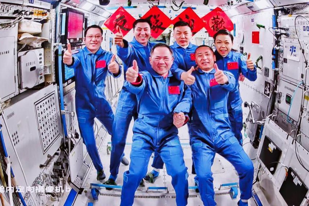 China's Shenzhou-21 astronauts complete space station handover, set to return to Earth