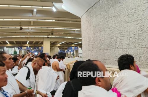 Indonesian Hajj Pilgrims Prohibited from Stoning Jamarat During Midday