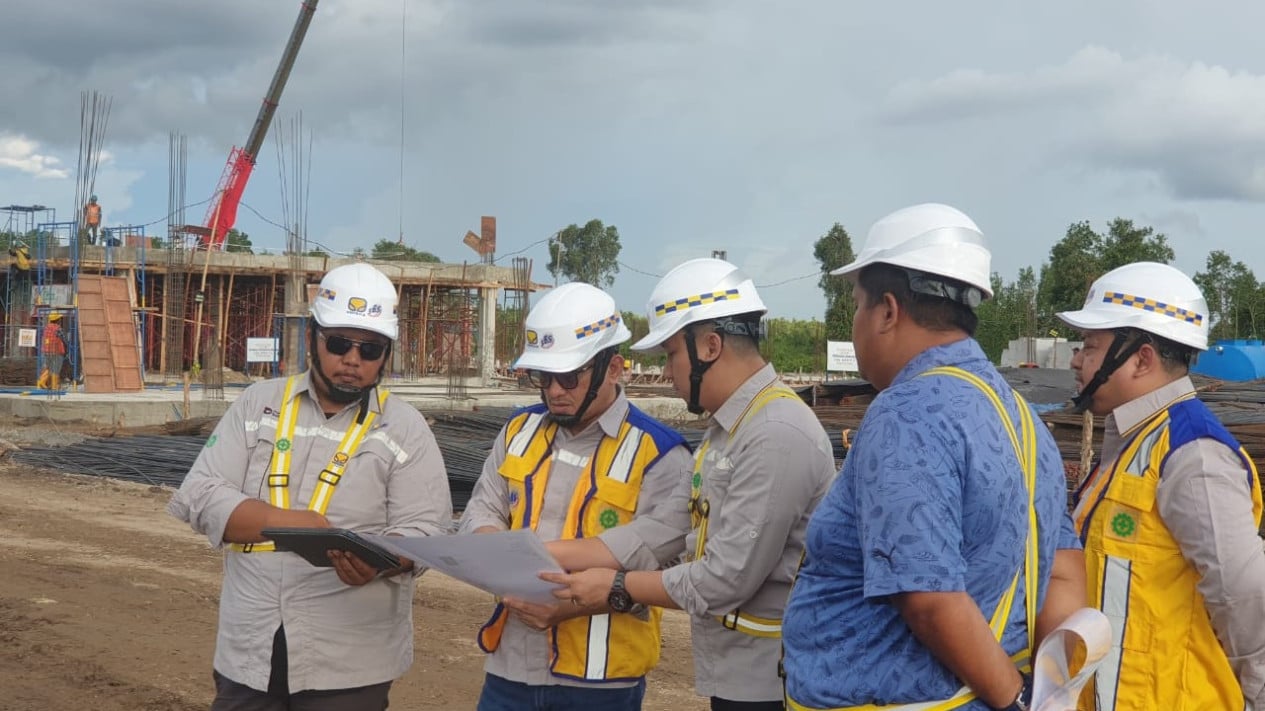 Brantas Abipraya Commits to Completing Banjarbaru People's School Project on Schedule