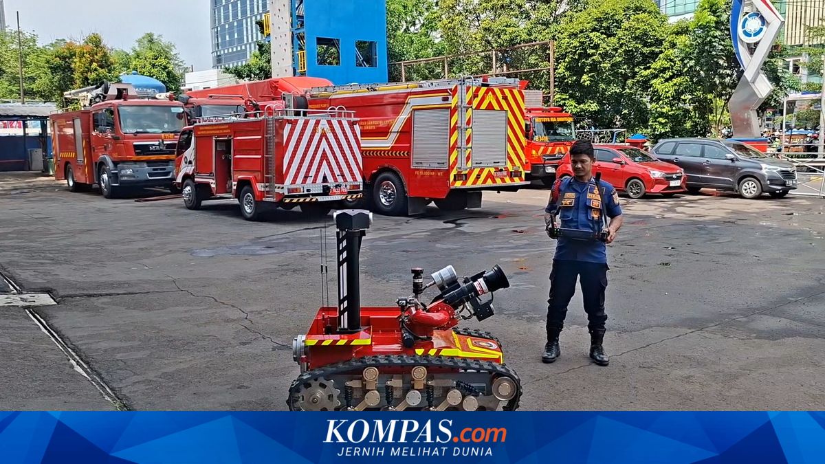 Jakarta's new firefighting robot capable of detecting toxic gas