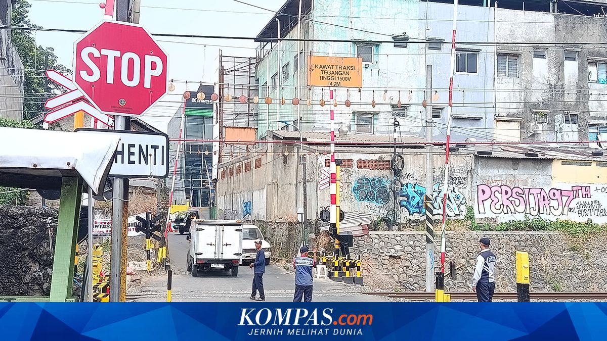 Closure of Level Crossings May Cause Traffic Congestion and Cripple Local Economy
