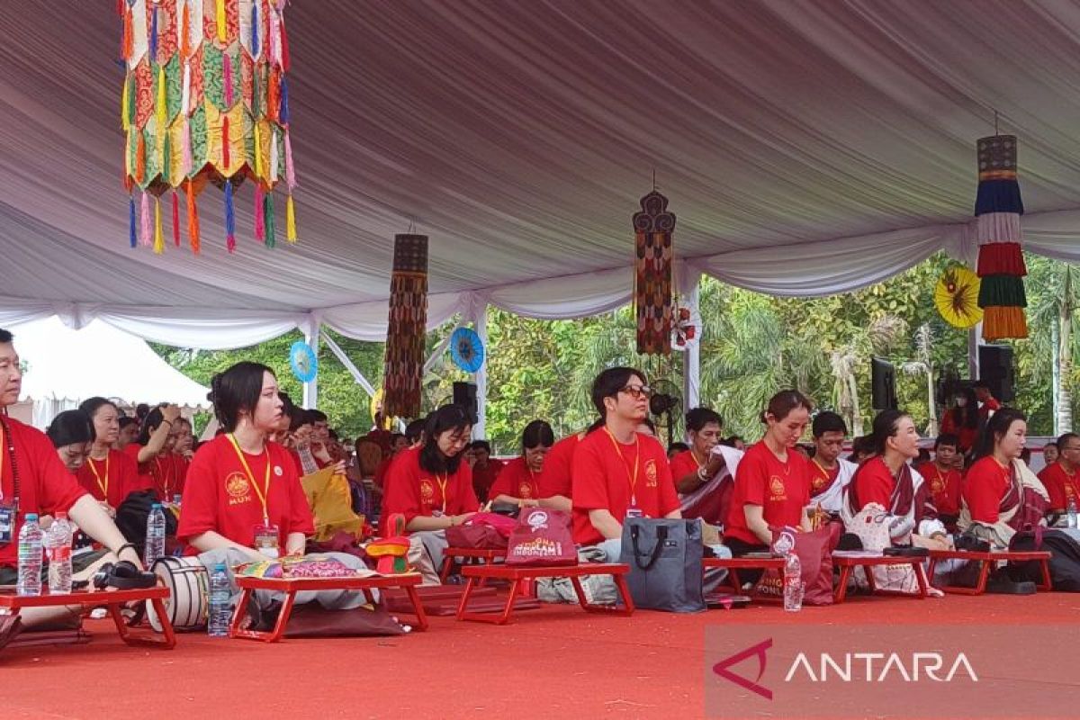 MUNI holds grand prayer for peace in Indonesia and the world