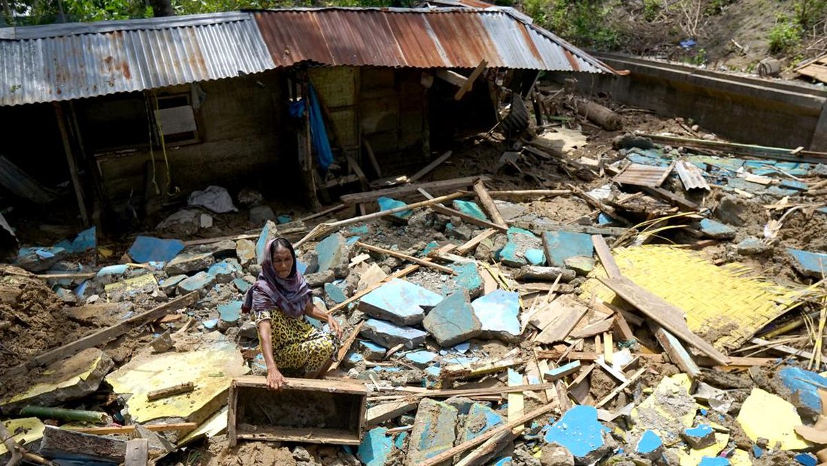 Floods inundate four villages in Bone Bolango, one person swept away by currents