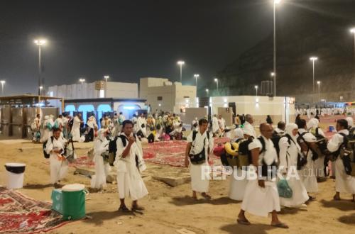 Why Iblis is humiliated and angry when Hajj pilgrims stand at Arafah