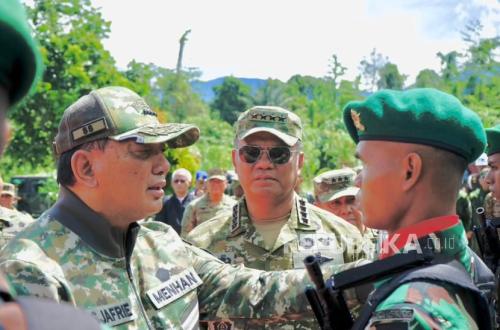 Defence Minister Inspects Yon TP 805/KSW, Says Troops Ready for Duty