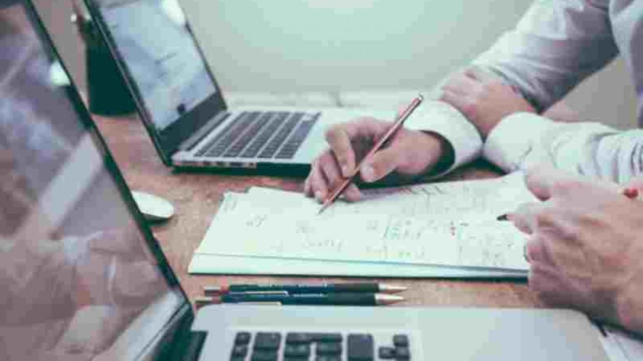 Remote Work System Quietly Discourages Companies from Hiring New Graduates