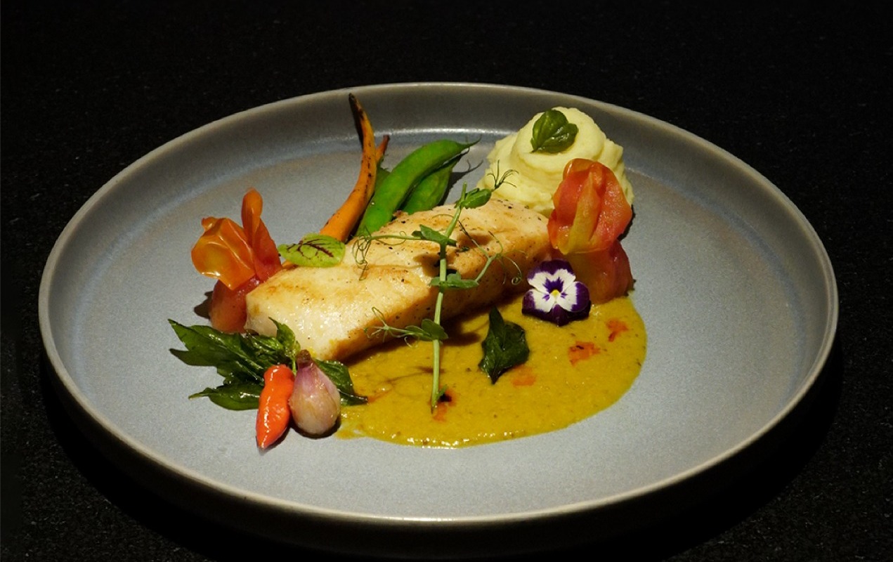 Iconic dishes and refreshing drinks now available at Hotel Santika Premiere Bintaro