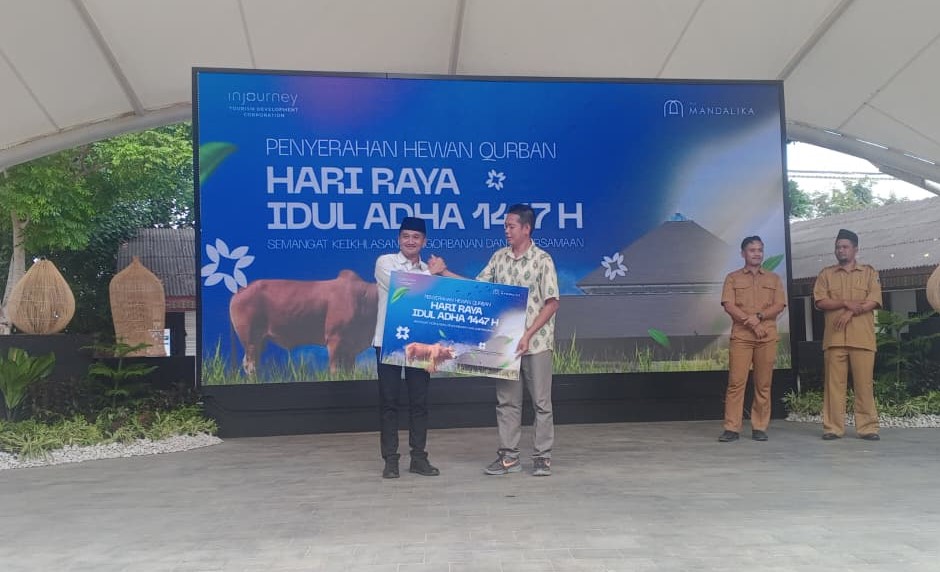 ITDC and Local Stakeholders Distribute 29 Sacrificial Animals in Mandalika and Nusa Dua