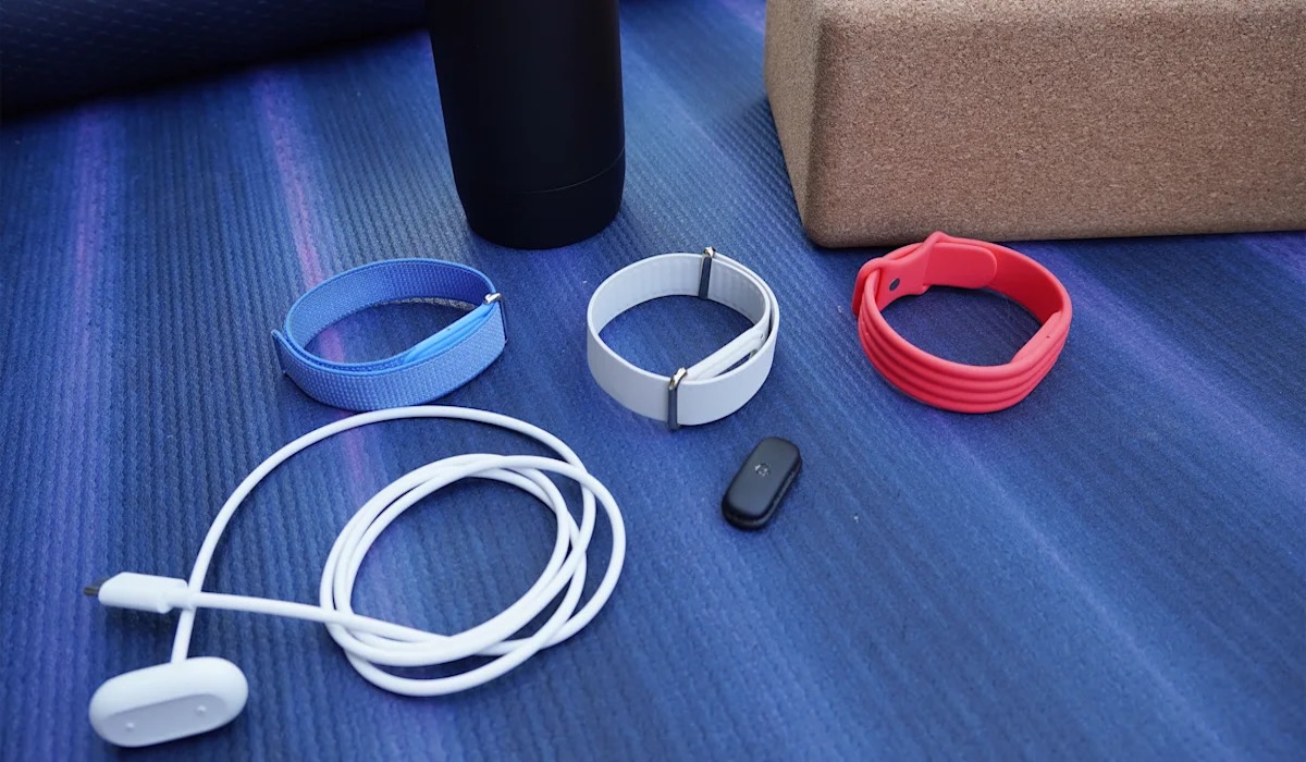 Fitbit Air: The Most Comfortable Screen-Free Wearable with AI Coach