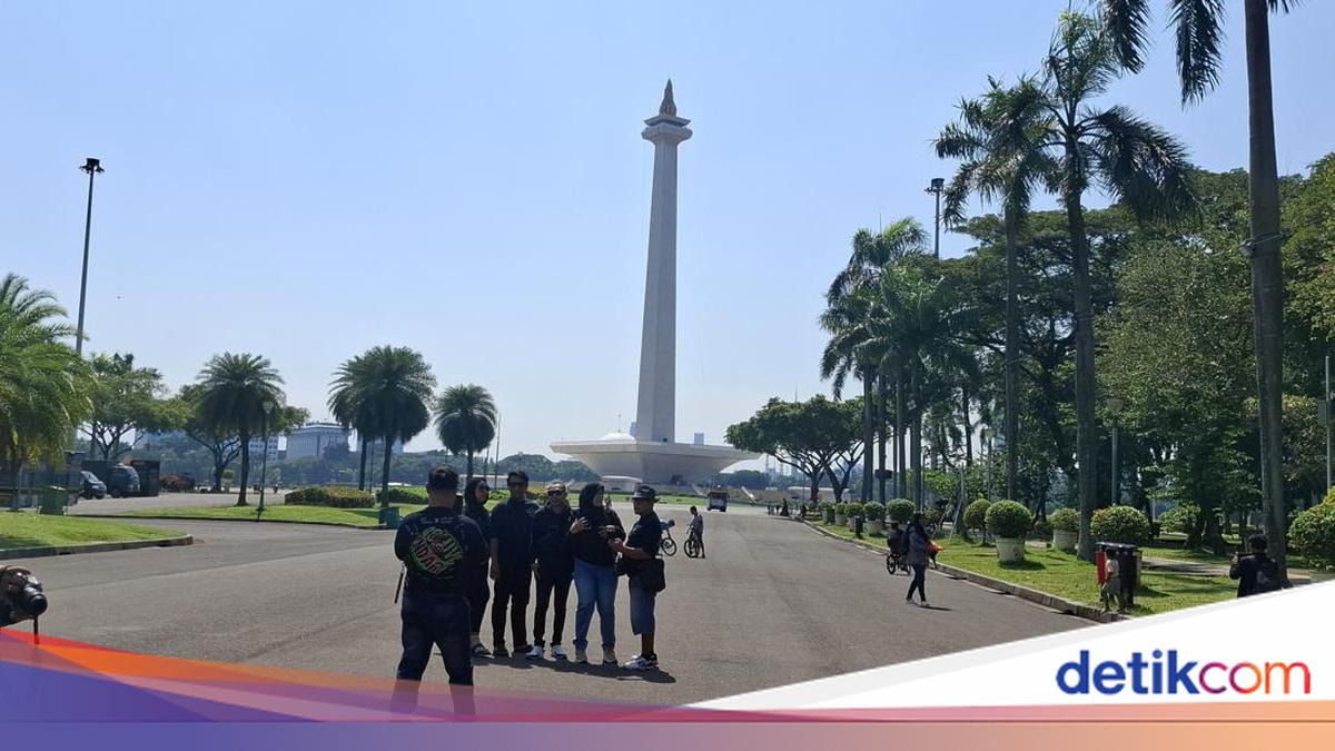 Siti family chooses Monas picnic during Eid al-Adha holiday: Affordable entry