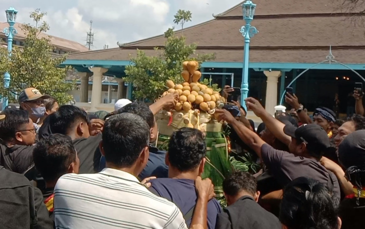 Grebeg Besar Tradition of 2026 Idul Adha at Keraton Surakarta: Meaning and Philosophy