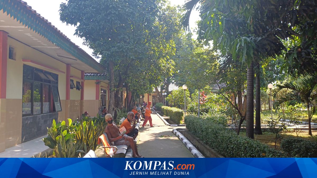 Who Will You Turn to When Sick? Bambang's Senior Life in a Care Home