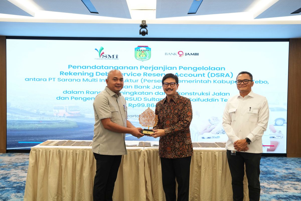 SMI disburses Rp99.86 billion to Tebo Regency for road construction