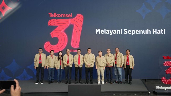 Telkomsel Reinforces 'Serving with All Heart' on 31st anniversary