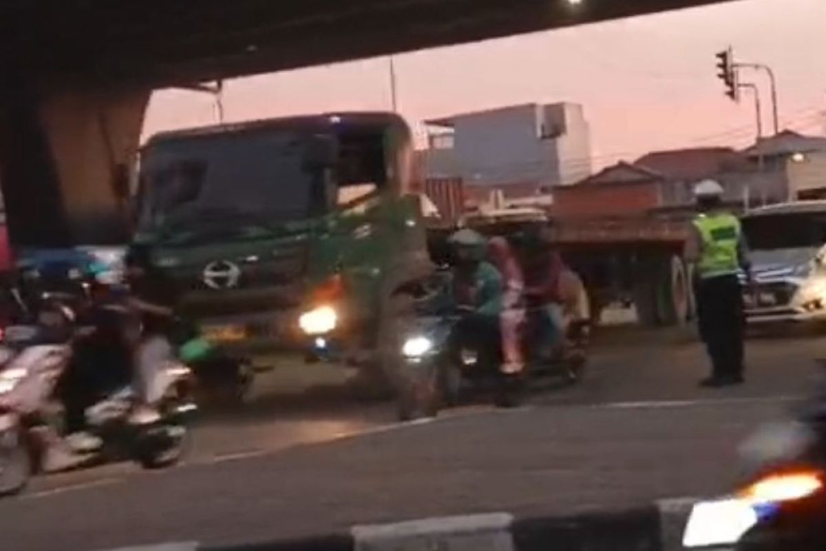 Priok-Cilincing Traffic Congestion Due to Container Loading and Unloading at Depo Budi Dharma