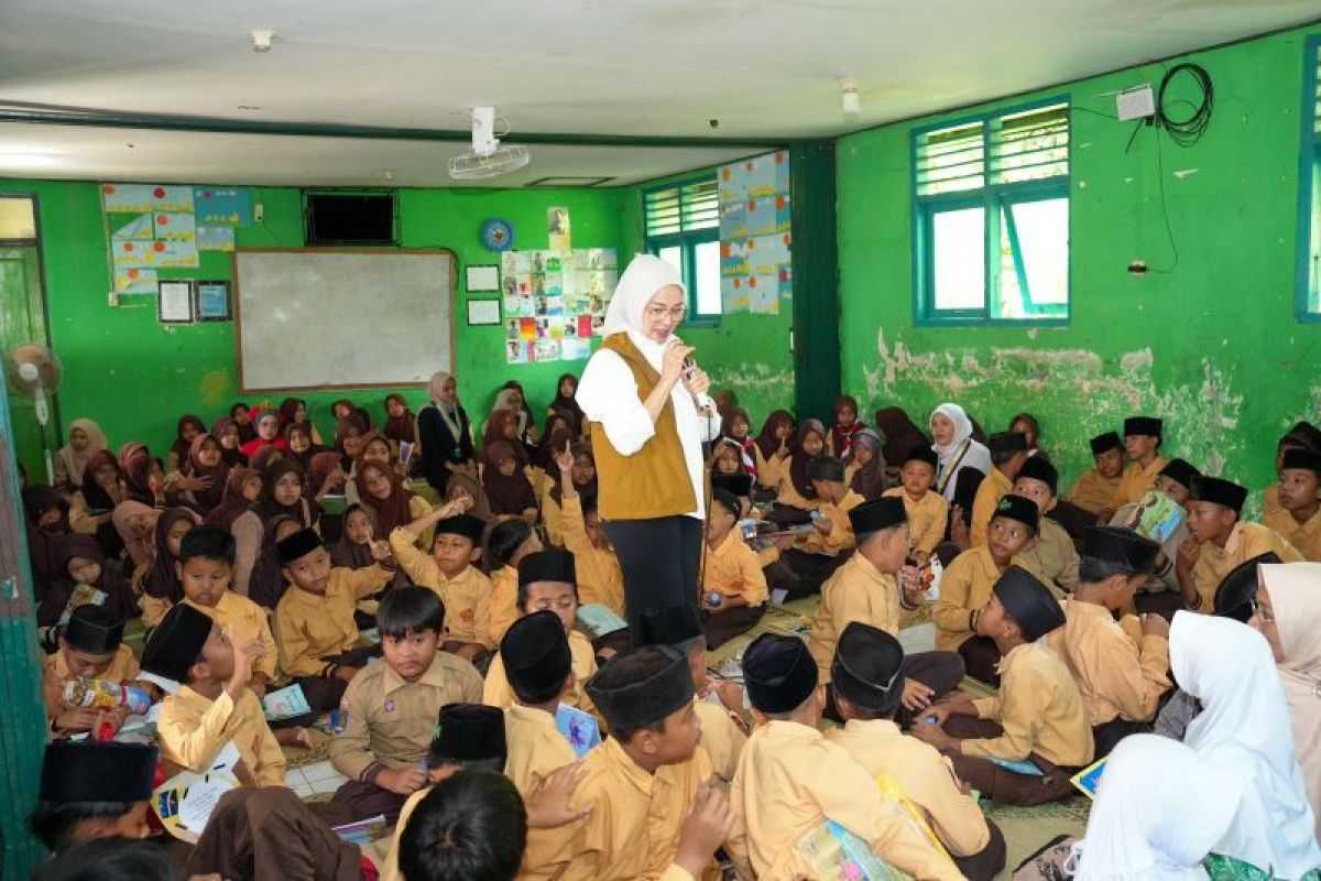 Rustini Muhaimin stresses literacy must be instilled from an early age