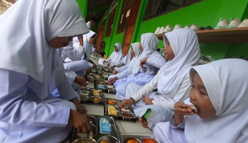 MBG Programme Hailed as Crucial Step to Improve Nutrition for Underprivileged Children