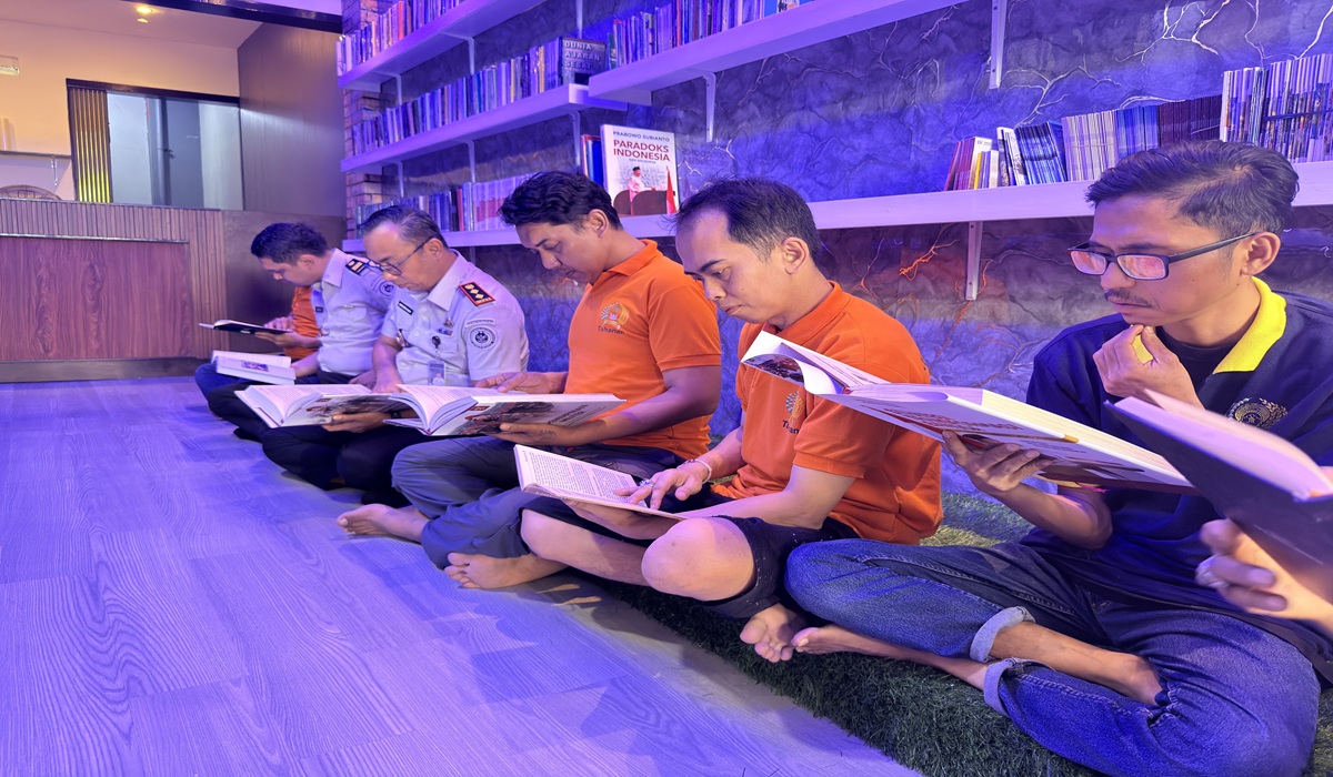 Surabaya prison replaces disciplinary punishment with mandatory reading program
