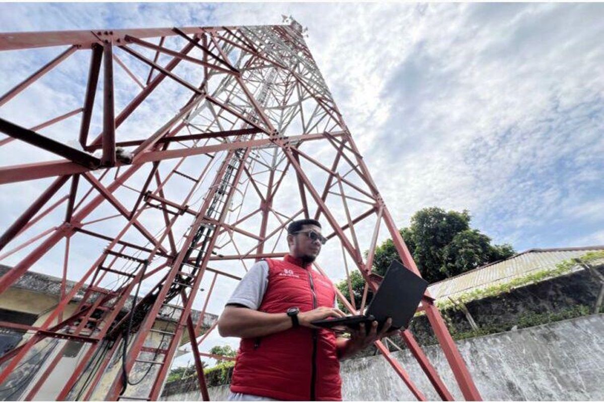 Ministry of Communications and Digital states telecom services in Sumatra fully restored
