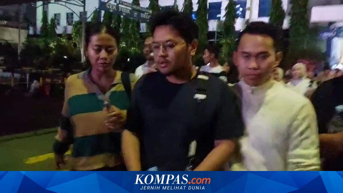  Hanania Travel owner jeered by prospective Umrah pilgrims as he is escorted to Criminal Investigation Directorate building