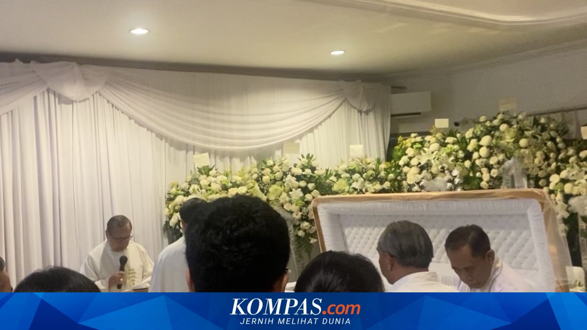 Cardinal Suharyo Presides Over Funeral Mass and Coffin Closing for Maria Bernadeth Latifah Oetama