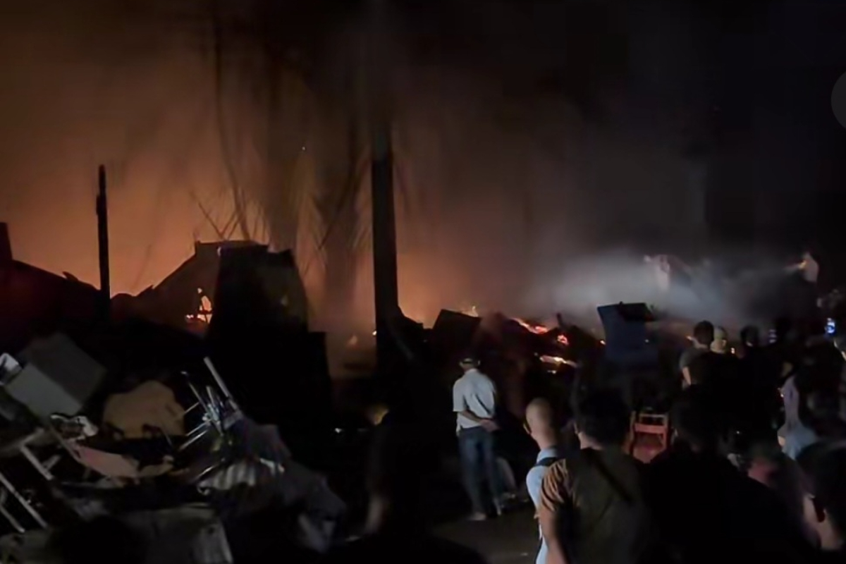 Major fire destroys scrap warehouse in Padangsidimpuan, North Sumatra