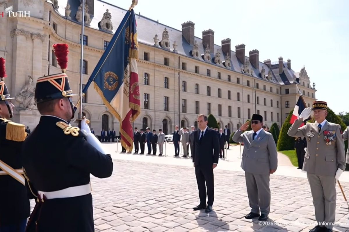 President Prabowo Subianto greeted with state ceremony atLes Invalides