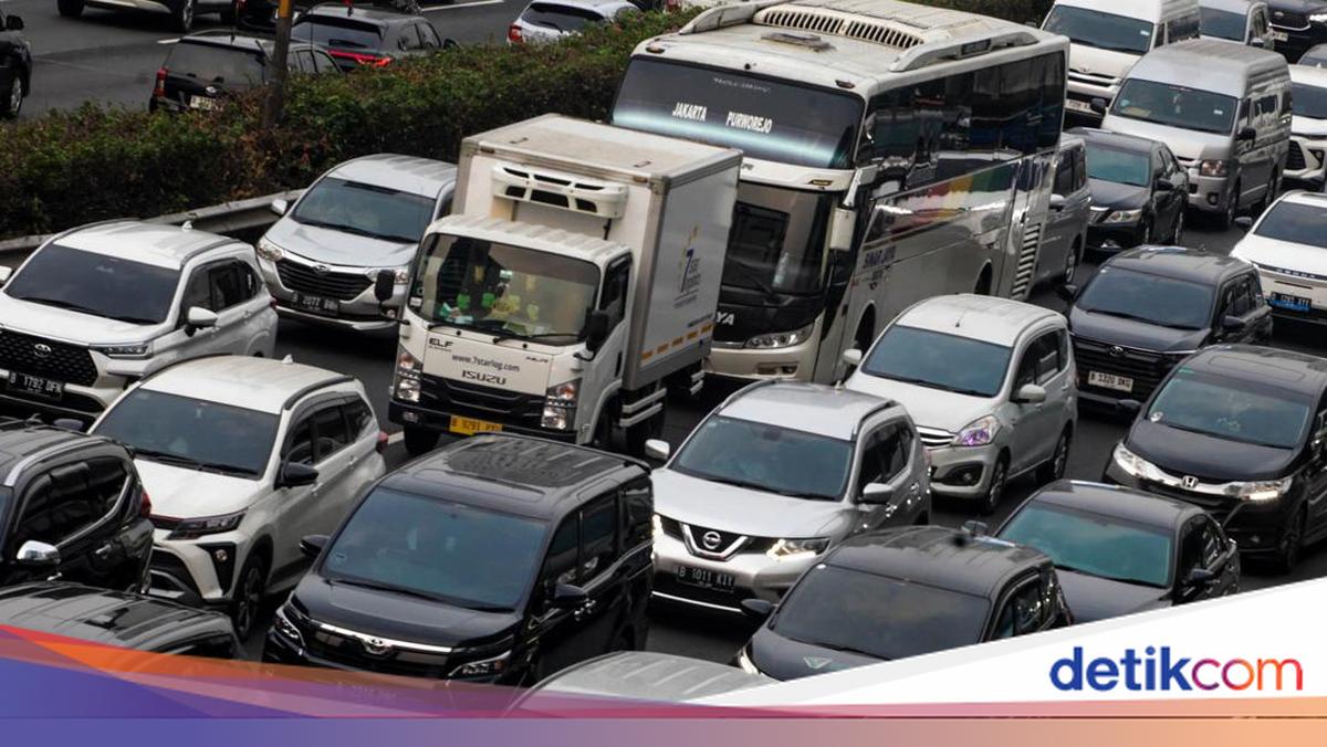 Bridge Day: Jakarta-bound Toll Roads Experience Gridlock at Multiple Points