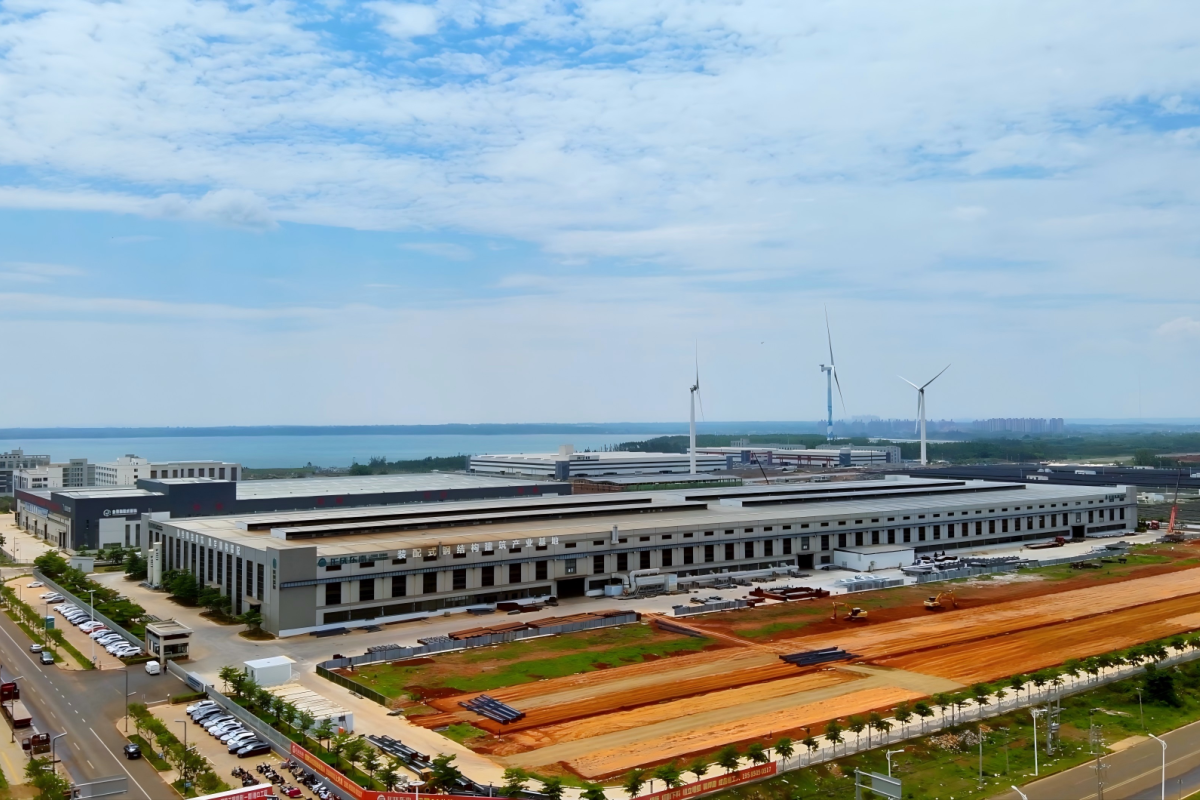 Jinpai Lingao Port Boosts Global Prefab Construction Exports