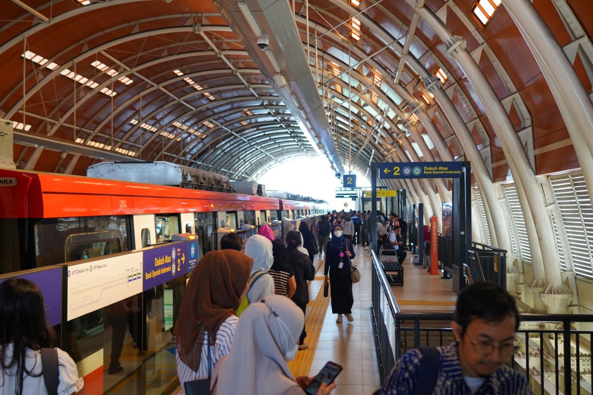 LRT Jabodebek Ridership Hits Record Highs