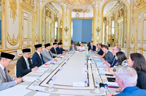 Minister of Education, Culture, Research and Technology Explains Paris Meeting with Macron