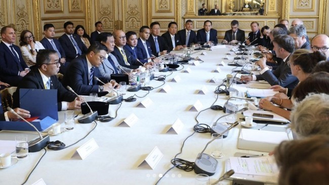 Business Tycoons Accompany President Prabowo on State Visit to France