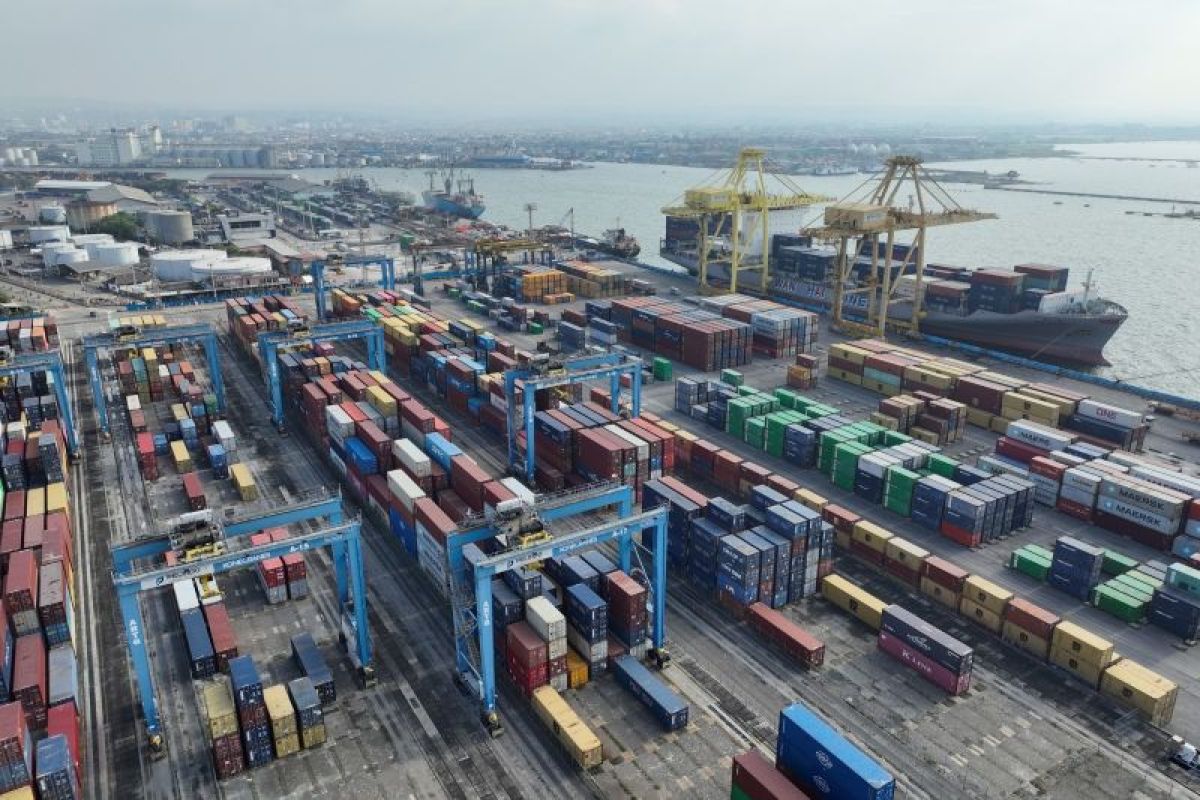 Pelindo: Container traffic up 7% signals strong economy