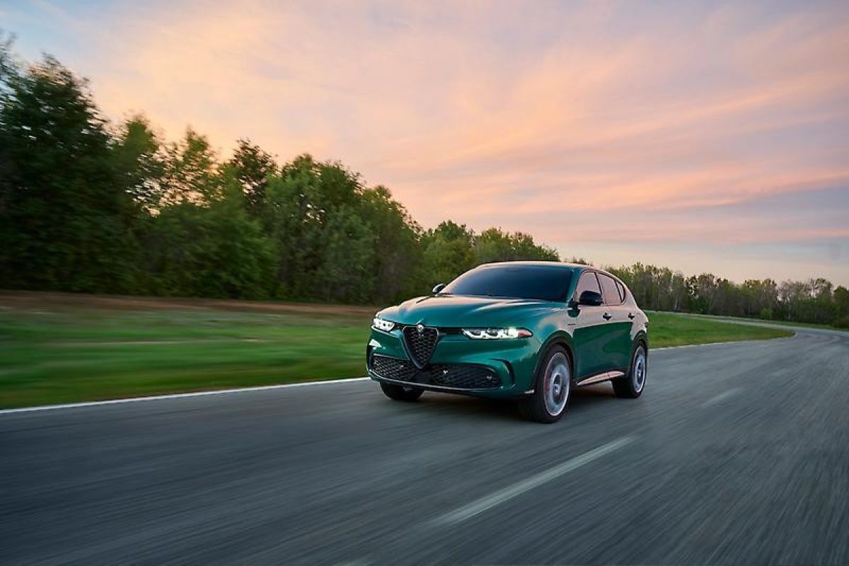 Alfa Romeo revives Giulietta spirit with new hatchback