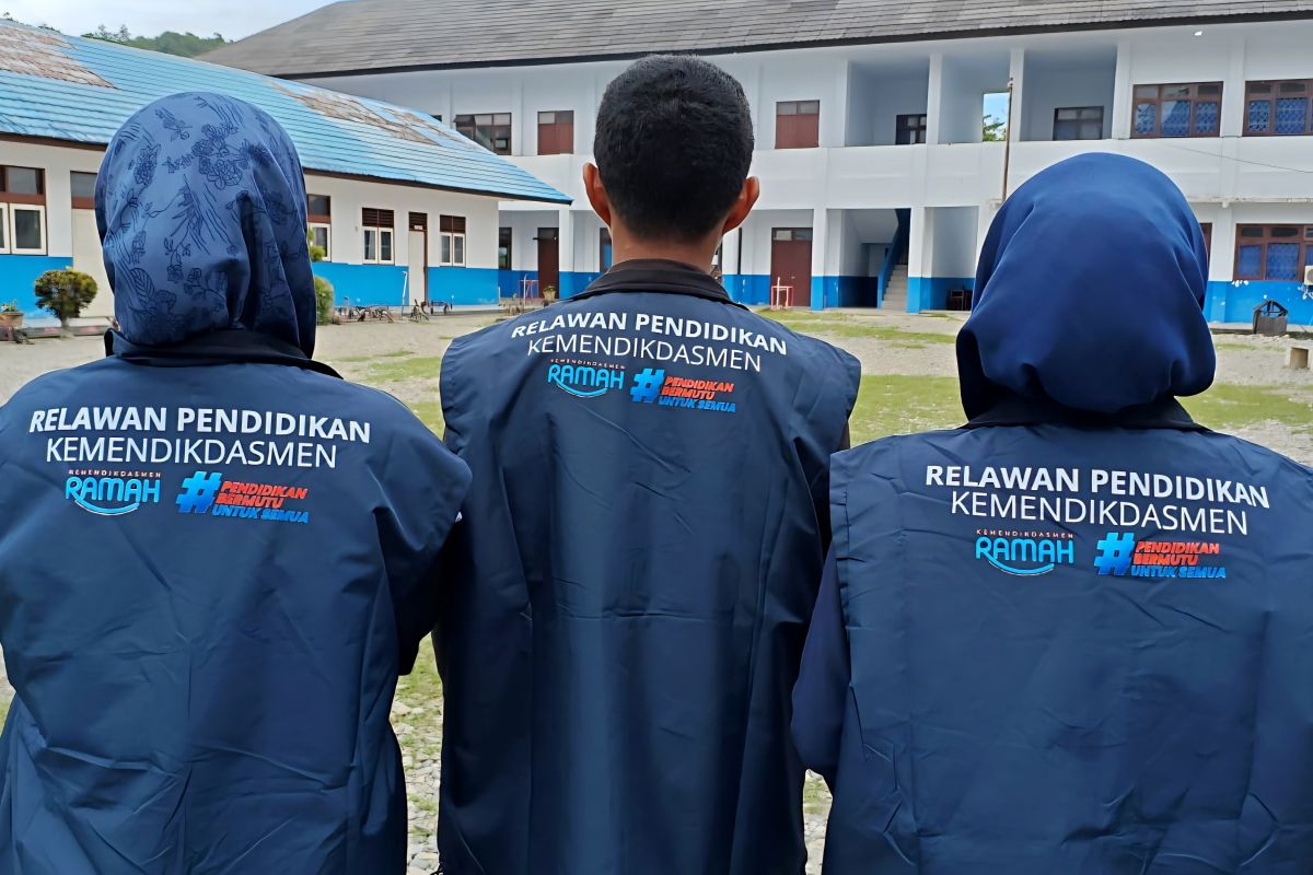 Ministry of Basic and Secondary Education deploys education volunteers to help out-of-school children return to learning