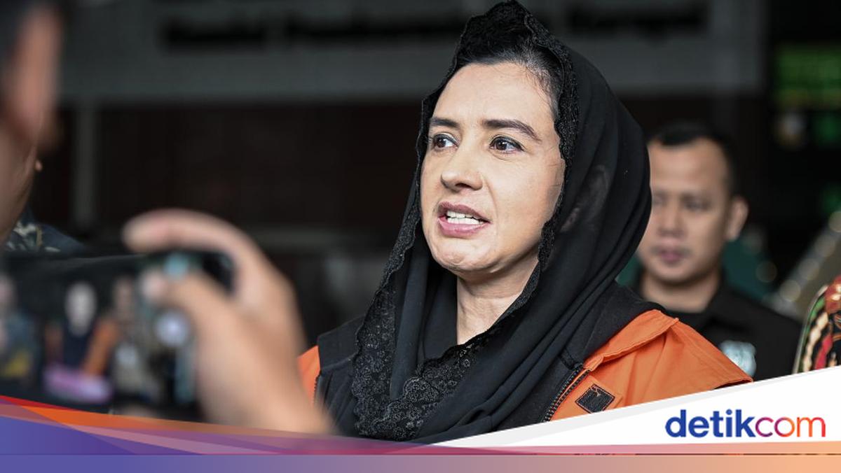 KPK: Pekalongan Regent Fadia Threatens to Fire Outsourcing Staff Who Didn't Vote for Her in Local Election