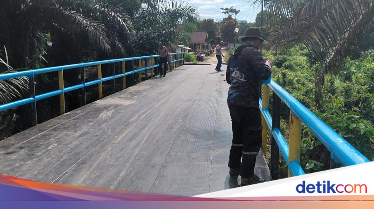 Riau Police Complete 51 Red and White Bridges with 28 More Nearing Completion