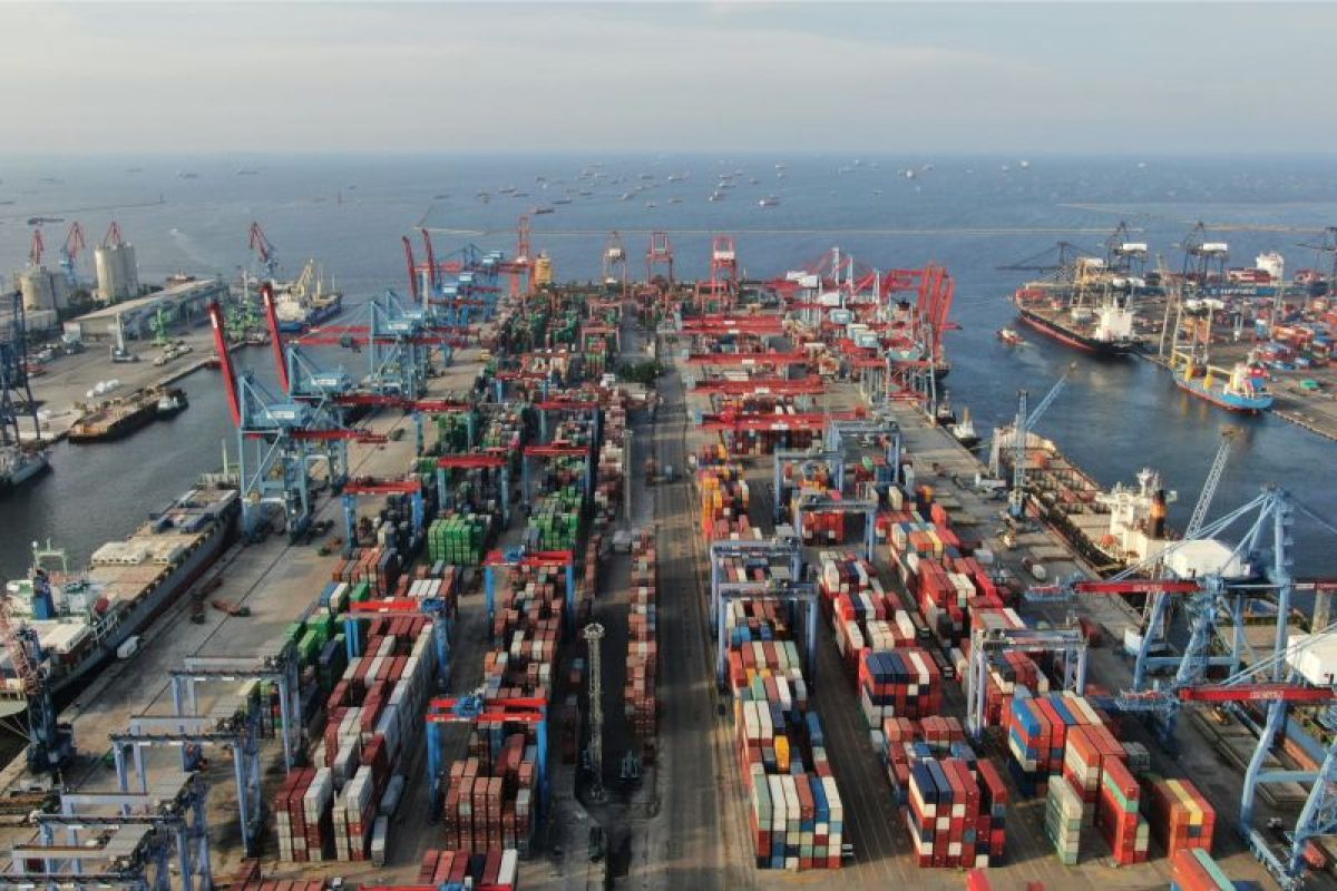 Ministry of Transportation urges port operators to enhance container services