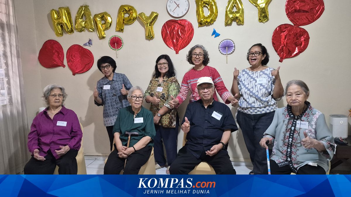 Behind the Work of Elderly Caregivers at Daycare: A Longing Gradually Healed