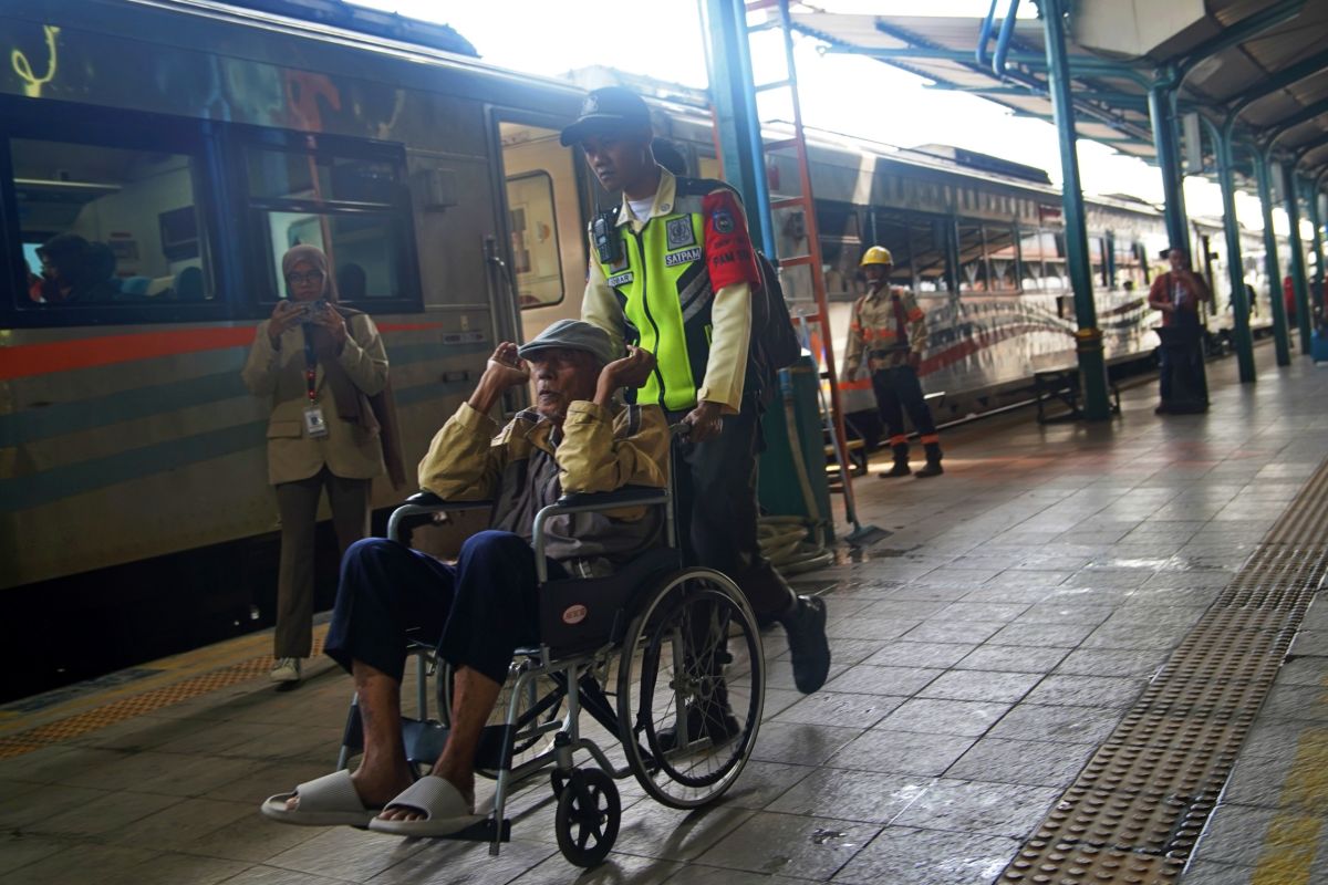 KAI Operational Division 7 Reports Surge in Long-Distance Train Passengers During 2026 Idul Adha Holiday