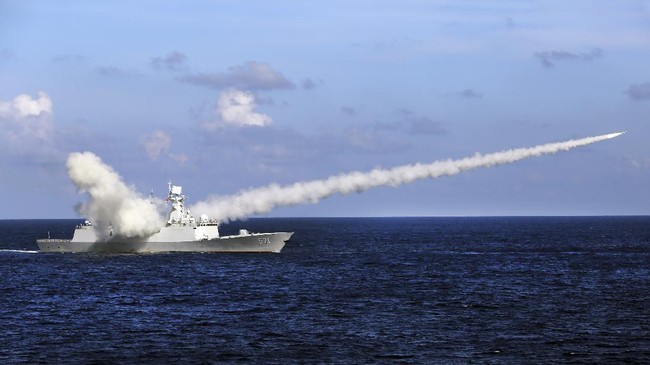 China Expels Dutch Warship from Disputed South China Sea Waters