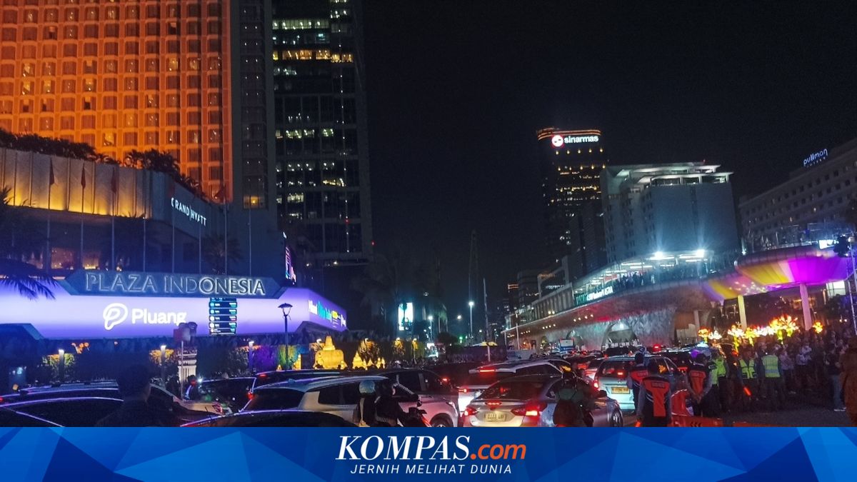 Traffic Congestion at HI Roundabout During Waisak Commemoration Event