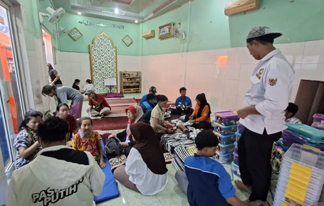 Elderly West Jakarta Fire Victim Continues Dialysis Despite Displacement
