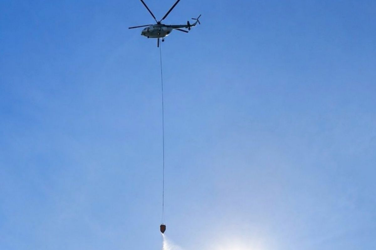 Riau deploys water-bombing helicopters to tackle forest fires at three locations